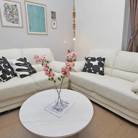 Apartmán East Spacious In The Heart Of